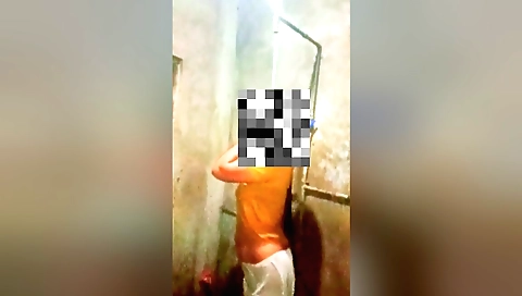 Indian shower video shows naked girl with beautiful body