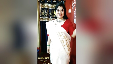 Indian brunette 18+ milf masturbates in the open behind house