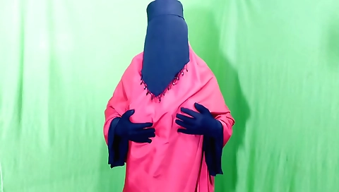 Indian babe enjoys her favorite sex with her lover