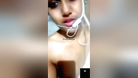 Indian beauty shows off her sexy figure in this solo clip 08