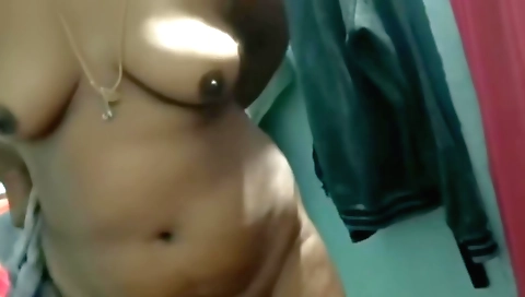 Indian solo babe masturbates with vibrator and cries