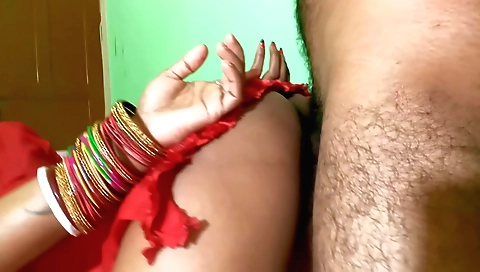 Big ass chick shows off her natural tits and ass on web camera