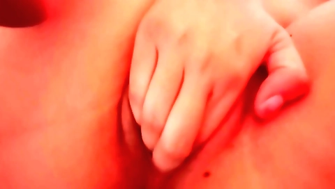 Indian amateur chick slides her body to her mouth to get orgasm