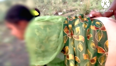 Indian amateur girl gets her wet mouth stuck in a dick