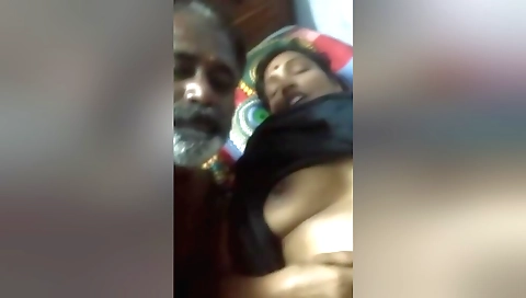 Indian amateur video shows a hot mature blonde cpl