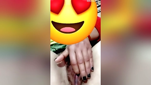 Amateur desi bhabhi self masturbation and fingering