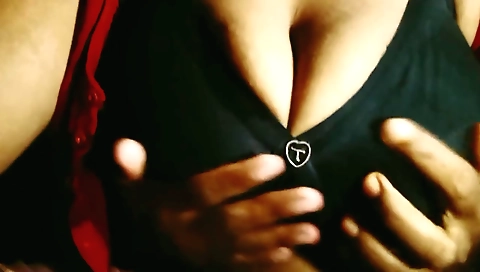 Hairy indian babe makes her boyfriend cum in amateur video