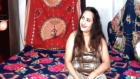 amateur brunette handjob video with cum in the end