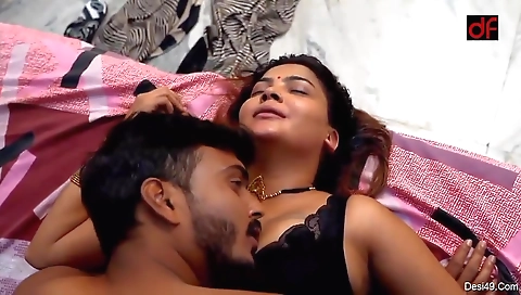 Brunette bhookh fucks and bangs her pussy on and on