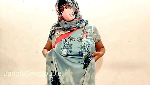 Indian amateur milf fucks her stepbrother in her mouth