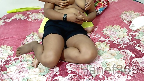 amateur indian woman sucks step sister-in-law's mouth