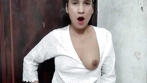 Indian girl in sexy lingerie enjoys hot solo video