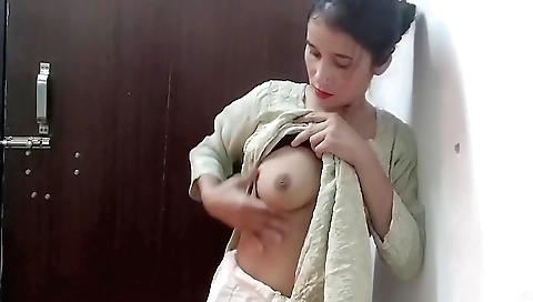 Solo porn of indian girl who takes a shower in the shower room