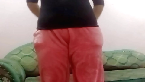 Amateur chick masturbating with camera on in hd video