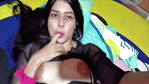 Indian girl masturbating in the bathroom in solo vid