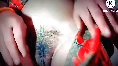 Indian amateur girl masturbates on her mobile phone