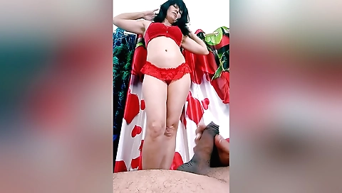 Mature brunette sex video with a couple of good looking milfs