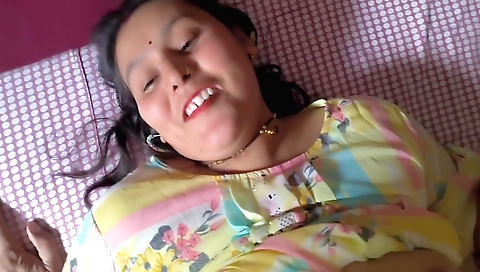 Indian hottie with big booty gets her pussy rammed