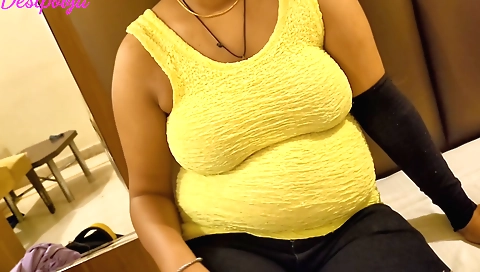 Indian hottie getting fucked by a guy in her pussy