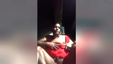 Busty brunette in amateur solo video showing her body