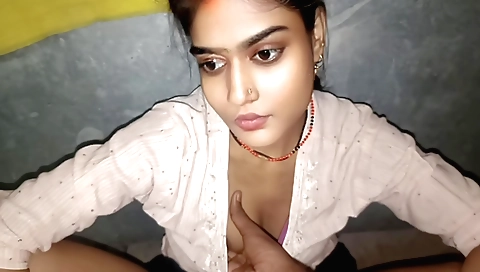 Indian girl gets fucked by several guys in homemade vid