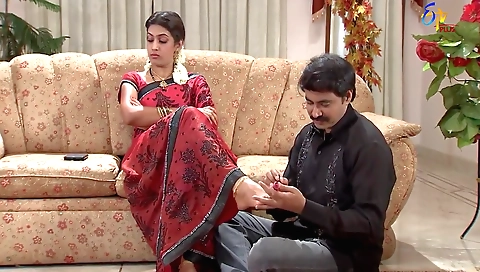 Indian female finger fetish with her husband and husband's fingers