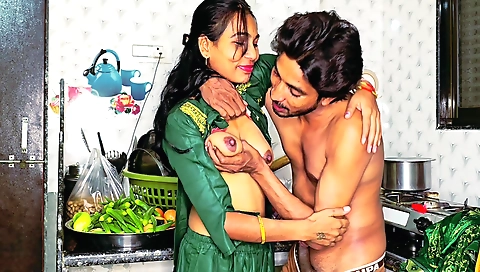 Indian girl gets hot when she asks guy to fuck her