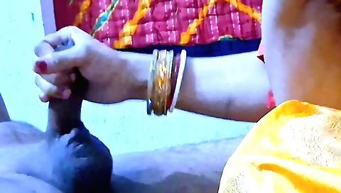 Indian girl with big boobs in homemade blowjob video