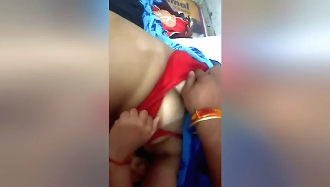 Today Exclusive- Desi Bhabhi Handjob And Boob Pressing