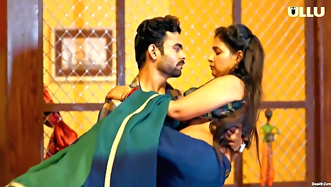 A cute teen on her knees does her sexy things online