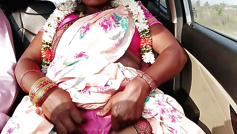 Indian amateur bhabi fucked herself in front of a cam