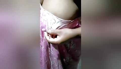 Indian amateur solo female video with big boobs and tits