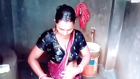 Indian girl with a hot body is getting fucked in her pussy