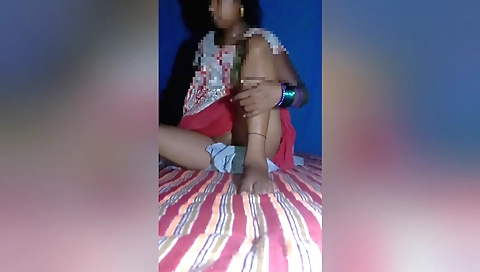 Amateur brunette shows her sucking and riding her husband