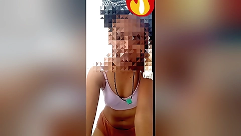 Hot brunette gets horny and she wants to show off body