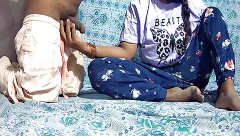 Amateur Indian handjob with hot woman after fucking